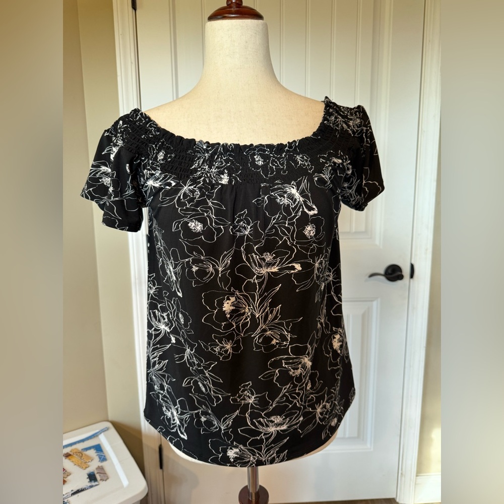 For The Republic Black Floral Smocked Off Shoulder Blouse Short Sleeve Top Small